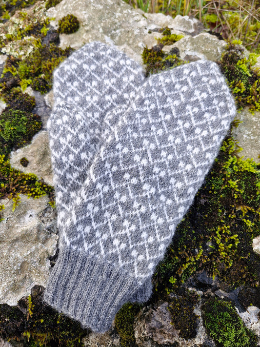 Mönster- och garnpaket Lovisa